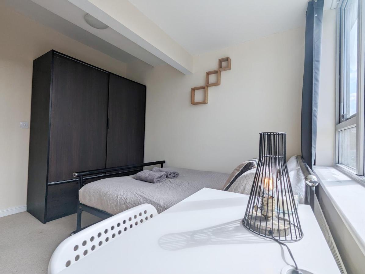 Guest Rooms Near City Centre & Dock Free Parking 利物浦 外观 照片